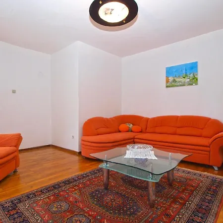 Apartman Fuer 7 Personen Ca 100 Qm In Medulin, Istrien Suedkueste Von Istrien
