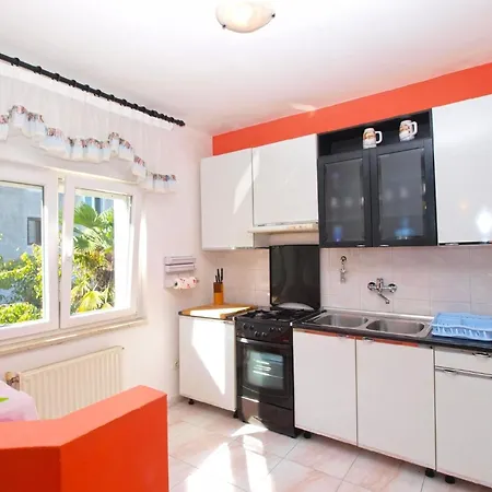 Apartment Fuer 7 Personen Ca 100 Qm In Medulin, Istrien Suedkueste Von Istrien *